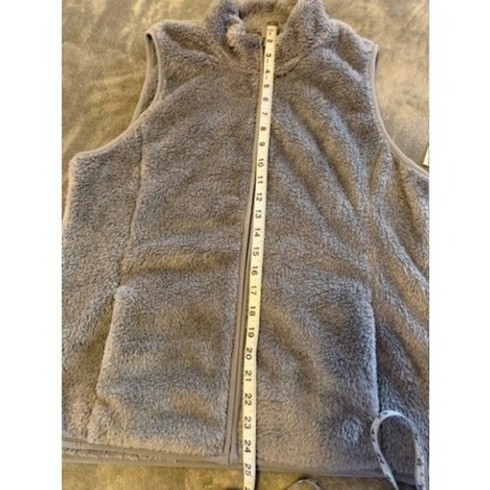 Croft & Barrow Womens Gray Fleece Vest Size Medium Full Zip Pockets Warm Casual - Picture 6 of 6